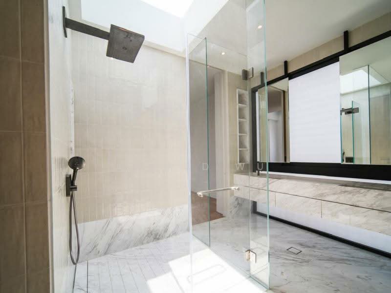 Brand New Luxury Detached Home | 1km Henry Park Primary | Lift, 20m Pool & Basement, , 8 Bedrooms, 10,300 sqft, Detached House For Sale, by Alfred Wu, 500177081 - Bathroom - PropertyGuru.com.sg