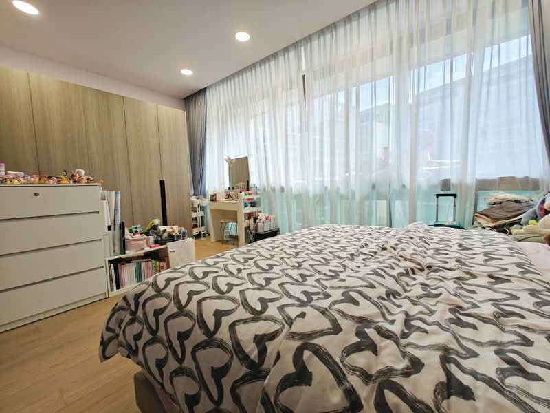 Parkwood Collection, Lorong 1 Realty Park, 6 Bedrooms, 4,510 sqft, Semi-Detached House For Sale, by Ashley Chang, 500177082 - Bedroom - PropertyGuru.com.sg