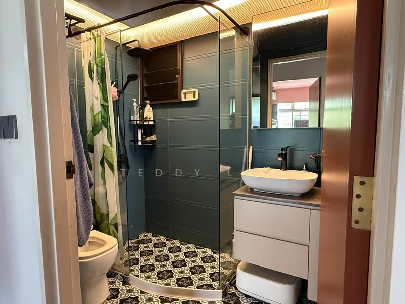 571B Woodlands Avenue 1, 571B Woodlands Avenue 1, 3 Bedrooms, 990 sqft, HDB Flat For Sale, by Teddy Loh, 500177086 - Bathroom - PropertyGuru.com.sg