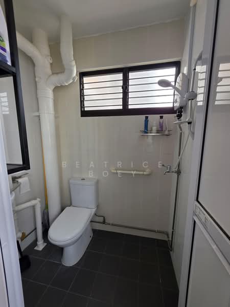 120 Serangoon North Avenue 1, 120 Serangoon North Avenue 1, 3 Bedrooms, 1,001 sqft, HDB Flat For Sale, by Beatrice Boey, 500177094 - Bathroom - PropertyGuru.com.sg