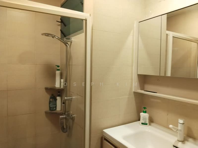 The Quintet, 36 Choa Chu Kang Street 64, Room Rental, 120 sqft, Condominium For Rent, by Joseph Kim, 500177098 - Bathroom - PropertyGuru.com.sg