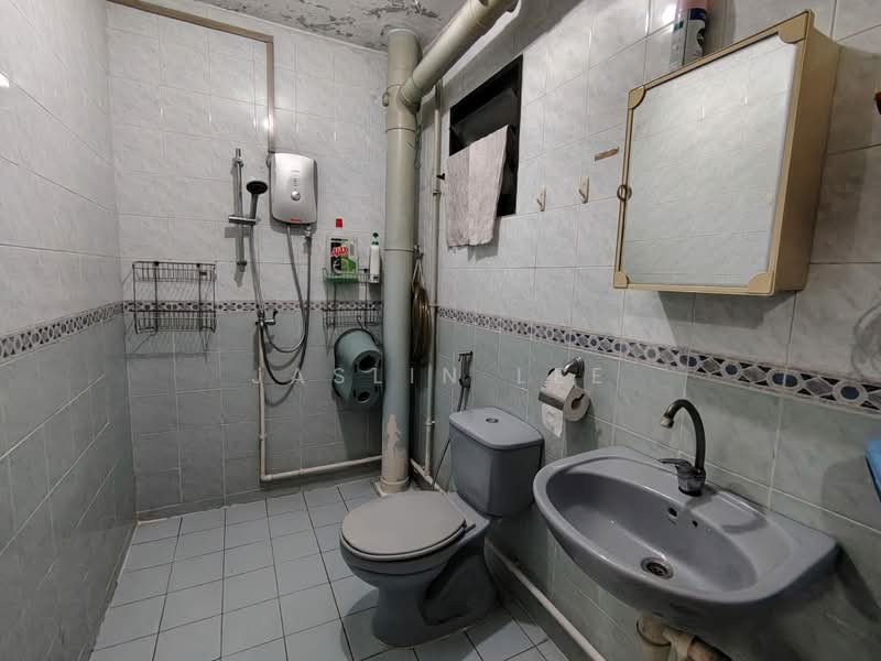 578 Woodlands Drive 16, 578 Woodlands Drive 16, Room Rental, 96 sqft, HDB Flat For Rent, by Jaslin Lee, 500177105 - Bathroom - PropertyGuru.com.sg
