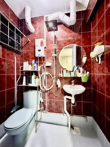 753 Yishun Street 72, 753 Yishun Street 72, 3 Bedrooms, 871 sqft, HDB Flat For Sale, by Kelvin Poh, 500177106 - Bathroom - PropertyGuru.com.sg