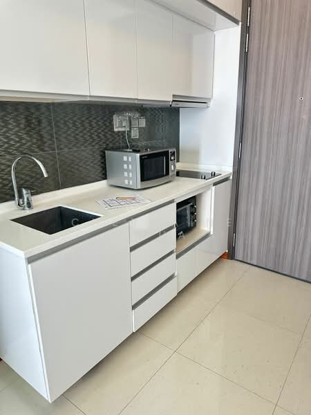 Sims Edge, 1 Geylang East Avenue 2, 2 Bedrooms, 581 sqft, Condominium For Rent, by Chermaine Chua, 500177108 - Kitchen - PropertyGuru.com.sg