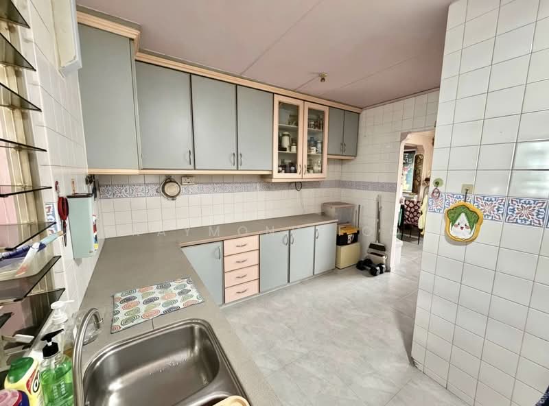 330 Yishun Ring Road, 330 Yishun Ring Road, 3 Bedrooms, 1,162 sqft, HDB Flat For Sale, by Raymond Foo, 500177111 - Kitchen - PropertyGuru.com.sg