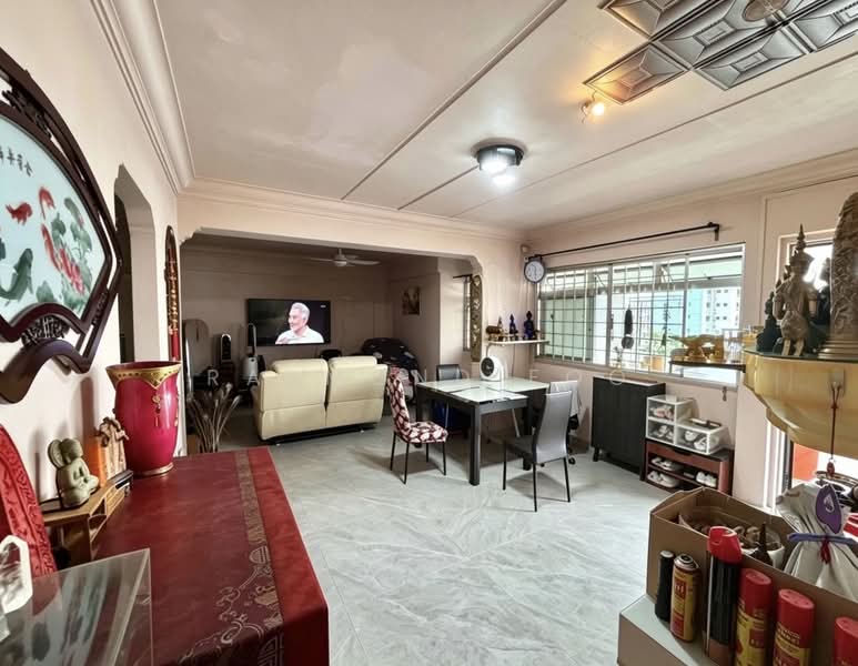 330 Yishun Ring Road, 330 Yishun Ring Road, 3 Bedrooms, 1,162 sqft, HDB Flat For Sale, by Raymond Foo, 500177111 - Living Room - PropertyGuru.com.sg
