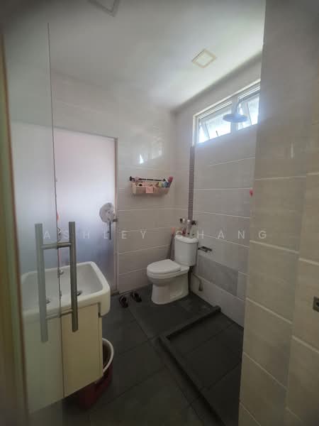Charlton Residences, Charlton Road, Room Rental, 350 sqft, Terraced House For Rent, by Ashley Chang, 500177115 - Bathroom - PropertyGuru.com.sg