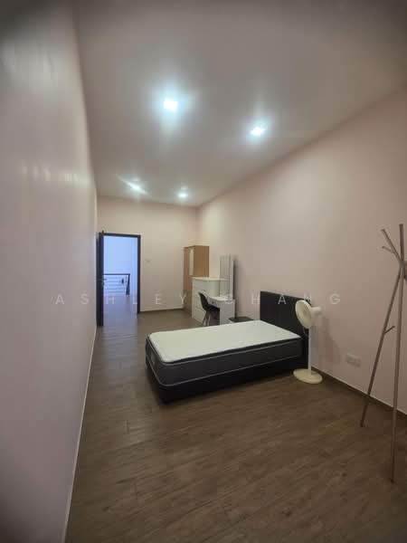 Charlton Residences, Charlton Road, Room Rental, 350 sqft, Terraced House For Rent, by Ashley Chang, 500177115 - Bedroom - PropertyGuru.com.sg