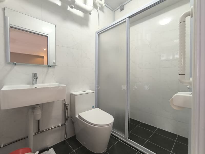 181 Stirling Road, 181 Stirling Road, 3 Bedrooms, 1,023 sqft, HDB Flat For Sale, by Kay HO 何杰彬, 500177120 - Bathroom - PropertyGuru.com.sg