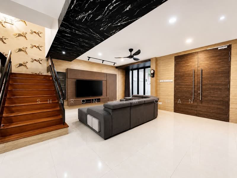 ⭐️⭐️LANDED7772@ Kovan Estate nicely renovated house, Kovan Road / Highland Road / Hillside / Sirat, 4 Bedrooms, 2,700 sqft, Terraced House For Sale, by Sharon Kim Chan, 500177132 - Living Room - PropertyGuru.com.sg