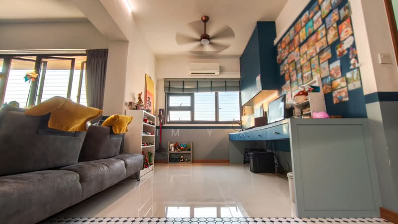 467B Bukit Batok West Avenue 9, 467B Bukit Batok West Avenue 9, 3 Bedrooms, 1,001 sqft, HDB Flat For Sale, by Lim Y X, 500177149 - Living Room - PropertyGuru.com.sg