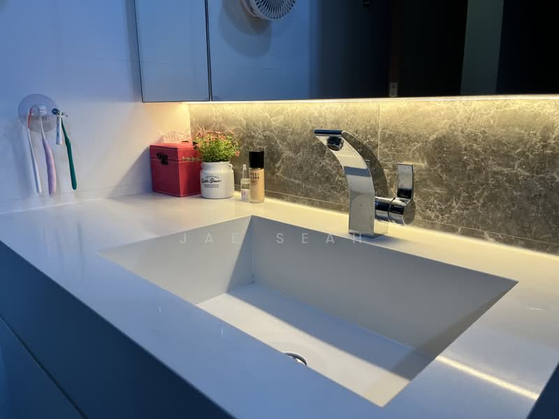 Parc Centros, 94 Punggol Central, 2 Bedrooms, 1,033 sqft, Condominium For Sale, by Jae Seah, 500177151 - Master bathroom  - PropertyGuru.com.sg