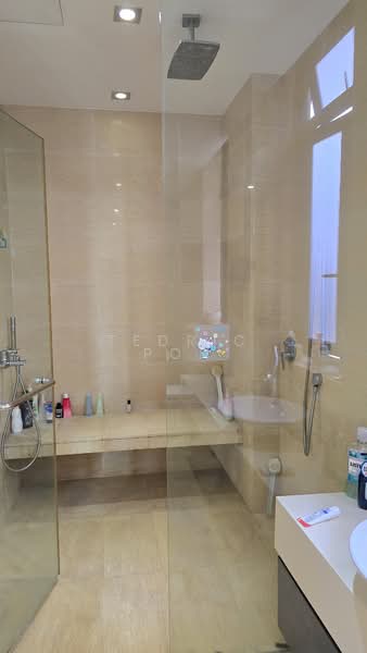 FOR SALE: Serangoon Garden Detached House, , 4 Bedrooms, 6,000 sqft, Detached House For Sale, by Tedric Poh, 500177154 - Bathroom - PropertyGuru.com.sg