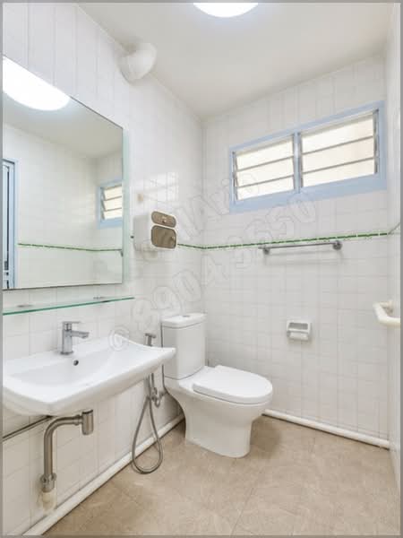 128 Bishan Street 12, 128 Bishan Street 12, 3 Bedrooms, 1,302 sqft, HDB Flat For Sale, by Ario Kusumo, 500177160 - Master Bathroom - PropertyGuru.com.sg