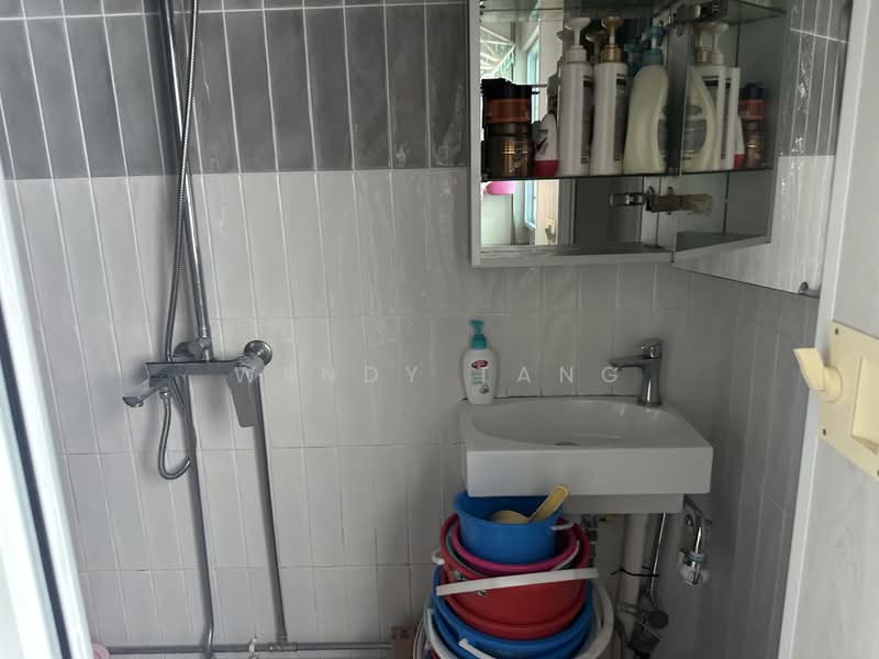 317 Serangoon Avenue 2, 317 Serangoon Avenue 2, 3 Bedrooms, 1,625 sqft, HDB Flat For Sale, by Wendy Tang, 500177164 - Bathroom - PropertyGuru.com.sg