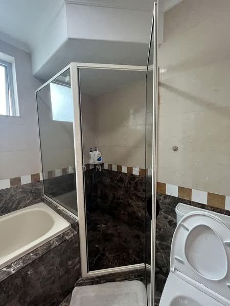 Guilin View, 26 Bukit Batok Street 52, 3 Bedrooms, 1,259 sqft, Condominium For Rent, by Jon Law, 500177211 - Bathroom - PropertyGuru.com.sg