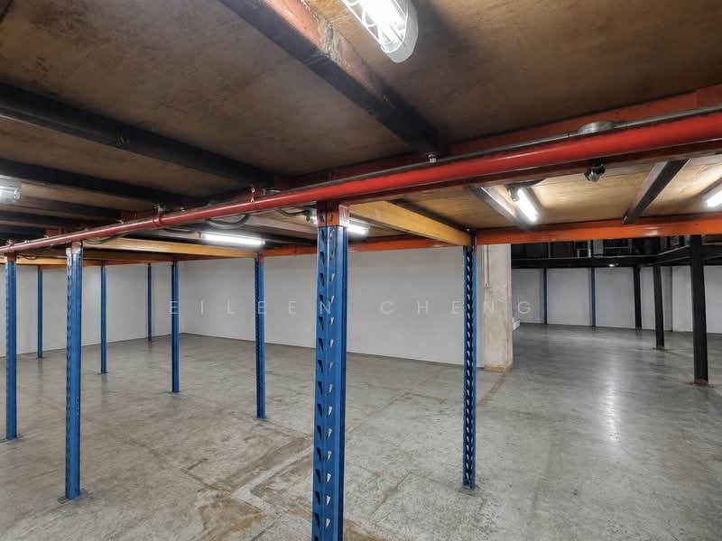 4.2m Clear | 8 Bays | Excellent Location | Rare Large Size Unit @ Sin Ming, , 5,931 sqft, Warehouse For Rent, by Eileen Cheng, 500177219 - SCDF Approved Sprinkler at lower rack - CommercialGuru.com.sg