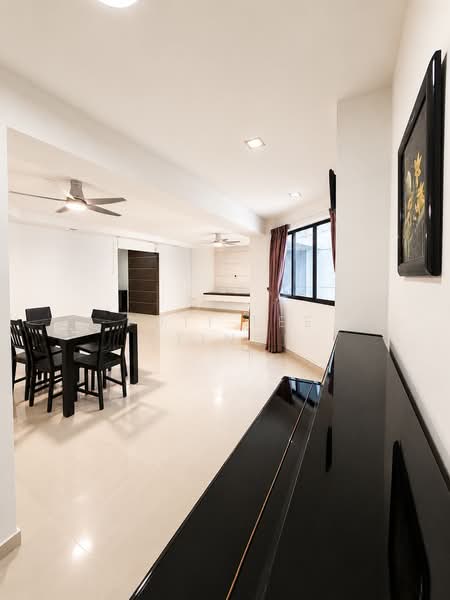 656B Jurong West Street 61, 656B Jurong West Street 61, 4 Bedrooms, 132 sqft, HDB Flat For Sale, by Puti Lee Stingl, 500177221 - Living Room - PropertyGuru.com.sg