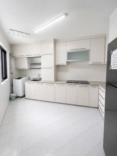656B Jurong West Street 61, 656B Jurong West Street 61, 4 Bedrooms, 132 sqft, HDB Flat For Sale, by Puti Lee Stingl, 500177221 - Kitchen - PropertyGuru.com.sg