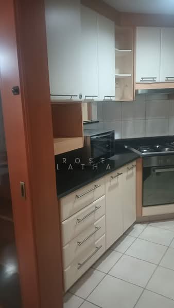 Lilydale, 550 Yishun Ave 6, 3 Bedrooms, 1,227 sqft, Condominium For Rent, by Rose Latha, 500177224 - Kitchen - PropertyGuru.com.sg