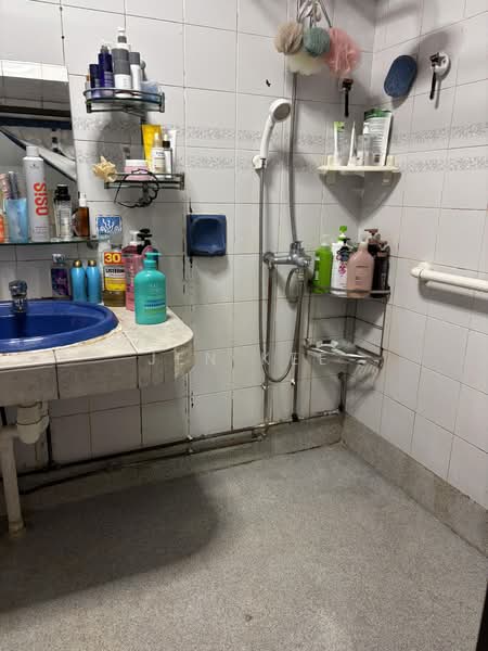 613 Elias Road, 613 Elias Road, 3 Bedrooms, 128 sqft, HDB Flat For Sale, by Jen Kee, 500177232 - Bathroom - PropertyGuru.com.sg