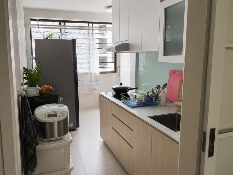 99 Old Airport Road, 99 Old Airport Road, Room Rental, 120 sqft, HDB Flat For Rent, by Riko Ashley, 500177233 - Kitchen - PropertyGuru.com.sg