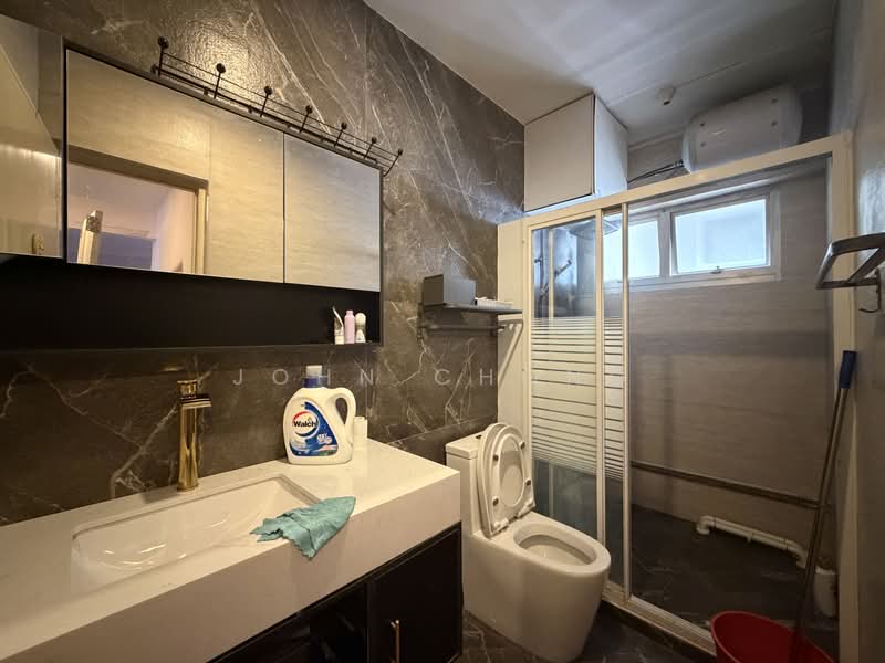261 Bishan Street 22, 261 Bishan Street 22, 4 Bedrooms, 1,572 sqft, HDB Flat For Rent, by John Chong, 500177238 - Bathroom - PropertyGuru.com.sg