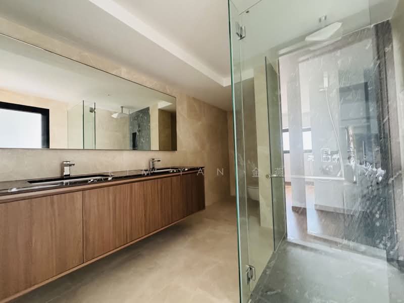 Brand New Semi-D, 4 levels with Lift and Pool, high quality interior and exterior, Serangoon Garden Estate - call 8130 3636 to view!, 6 Bedrooms, 7,460 sqft, Semi-Detached House For Sale, by Kim Yan 金燕, 500177245 - Bathroom - PropertyGuru.com.sg