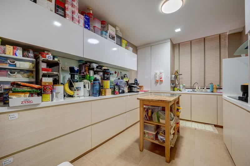 Village Tower, 35 Mount Sinai Rise, 3 Bedrooms, 1,808 sqft, Condominium For Sale, by Jeric Leong, 500177252 - Kitchen - PropertyGuru.com.sg