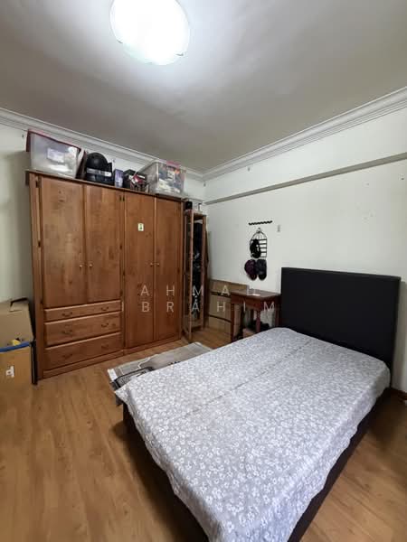 667 Hougang Avenue 4, 667 Hougang Avenue 4, 3 Bedrooms, 1,108 sqft, HDB Flat For Sale, by Ahmad Ibrahim, 500177262 - Bedroom - PropertyGuru.com.sg