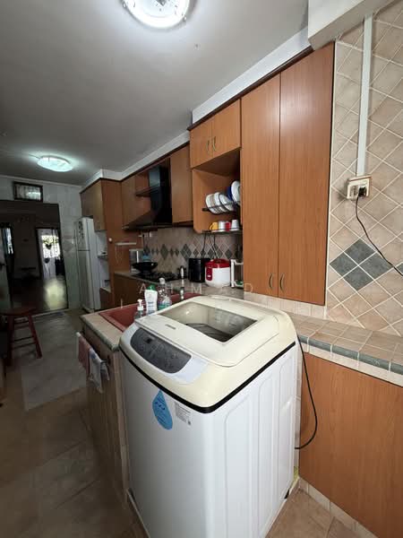 667 Hougang Avenue 4, 667 Hougang Avenue 4, 3 Bedrooms, 1,108 sqft, HDB Flat For Sale, by Ahmad Ibrahim, 500177262 - Kitchen - PropertyGuru.com.sg