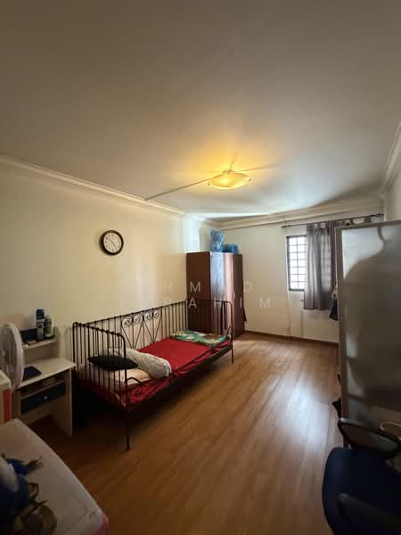 667 Hougang Avenue 4, 667 Hougang Avenue 4, 3 Bedrooms, 1,108 sqft, HDB Flat For Sale, by Ahmad Ibrahim, 500177262 - Bedroom - PropertyGuru.com.sg
