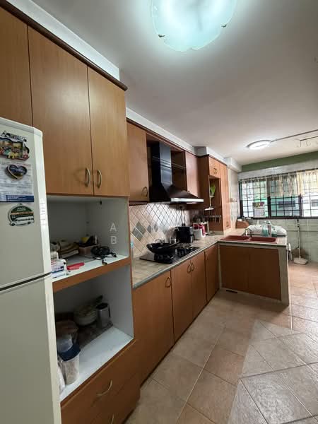 667 Hougang Avenue 4, 667 Hougang Avenue 4, 3 Bedrooms, 1,108 sqft, HDB Flat For Sale, by Ahmad Ibrahim, 500177262 - Kitchen - PropertyGuru.com.sg