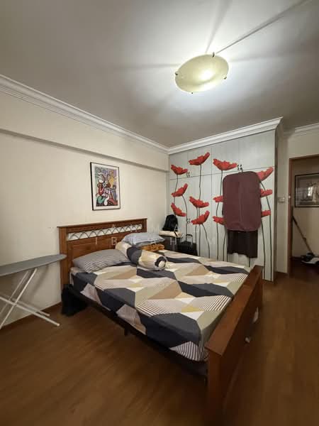 667 Hougang Avenue 4, 667 Hougang Avenue 4, 3 Bedrooms, 1,108 sqft, HDB Flat For Sale, by Ahmad Ibrahim, 500177262 - Bedroom - PropertyGuru.com.sg