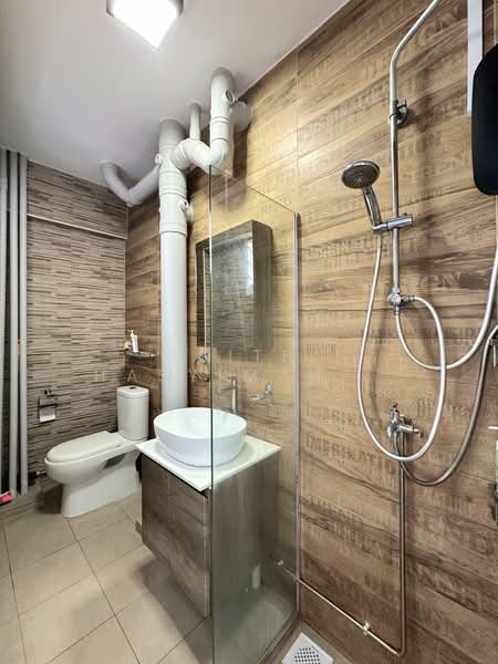 444 Jurong West Avenue 1, 444 Jurong West Avenue 1, 3 Bedrooms, 1,453 sqft, HDB Flat For Sale, by Siti Hasyimah Hassan, 500177263 - Bathroom - PropertyGuru.com.sg