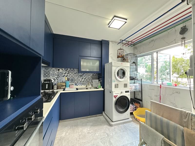 444 Jurong West Avenue 1, 444 Jurong West Avenue 1, 3 Bedrooms, 1,453 sqft, HDB Flat For Sale, by Siti Hasyimah Hassan, 500177263 - Kitchen - PropertyGuru.com.sg