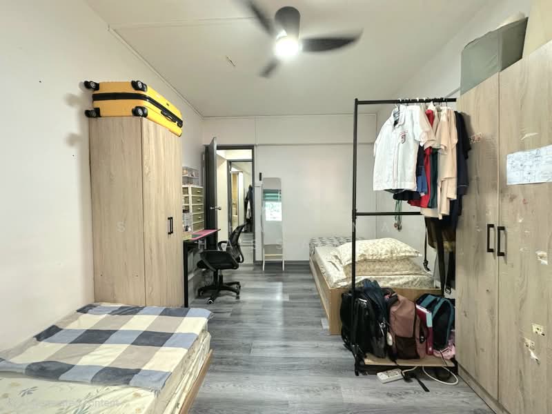 444 Jurong West Avenue 1, 444 Jurong West Avenue 1, 3 Bedrooms, 1,453 sqft, HDB Flat For Sale, by Siti Hasyimah Hassan, 500177263 - Bedroom - PropertyGuru.com.sg
