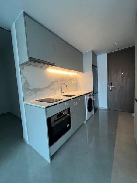 Grand Dunman, 10 Dunman Road, East Coast / Marine Parade, 2 Bedrooms, 775 sqft, Condominium For Sale, by Michelle Ang, 500177270 - Open kitchen tuck away from dining & living - PropertyGuru.com.sg