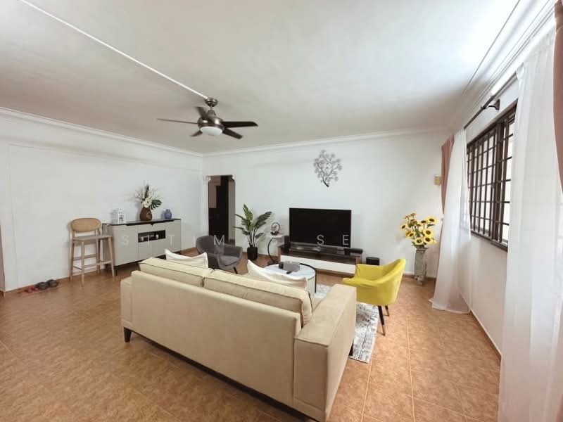 403 Jurong West Street 42, 403 Jurong West Street 42, 3 Bedrooms, 1,140 sqft, HDB Flat For Sale, by Sitimas Senin, 500177279 - Living Room - PropertyGuru.com.sg