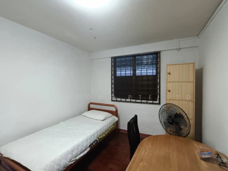168 Stirling Road, 168 Stirling Road, 2 Bedrooms, 646 sqft, HDB Flat For Sale, by EVON NG, 500177280 - Bedroom - PropertyGuru.com.sg