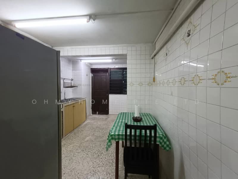 168 Stirling Road, 168 Stirling Road, 2 Bedrooms, 646 sqft, HDB Flat For Sale, by EVON NG, 500177280 - Kitchen - PropertyGuru.com.sg