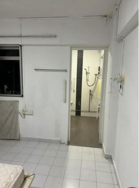 718 Bedok Reservoir Road, 718 Bedok Reservoir Road, 3 Bedrooms, 1,096 sqft, HDB Flat For Rent, by Kerry Liao, 500177282 - Bathroom - PropertyGuru.com.sg