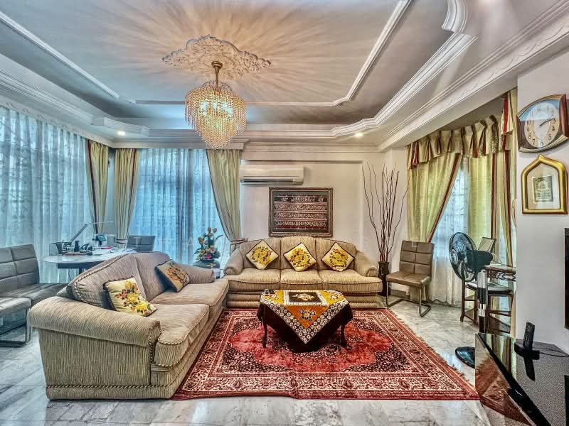 Yong Seng Estate, Jalan Senang, 6 Bedrooms, 3,500 sqft, Terraced House For Sale, by Tham Mei See, 500177285 - Living Room - PropertyGuru.com.sg