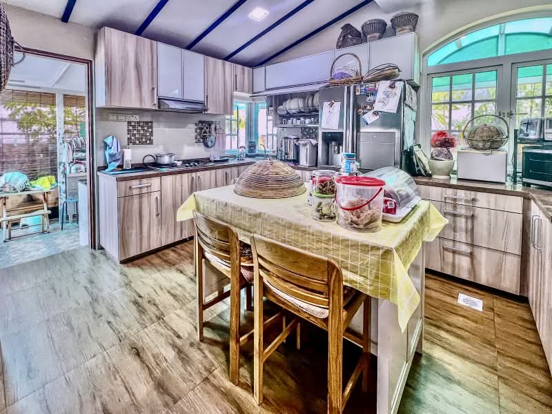 Yong Seng Estate, Jalan Senang, 6 Bedrooms, 3,500 sqft, Terraced House For Sale, by Tham Mei See, 500177285 - Kitchen - PropertyGuru.com.sg