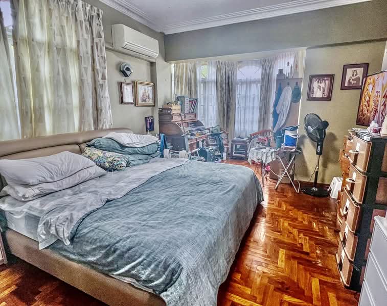 Yong Seng Estate, Jalan Senang, 6 Bedrooms, 3,500 sqft, Terraced House For Sale, by Tham Mei See, 500177285 - Bedroom - PropertyGuru.com.sg