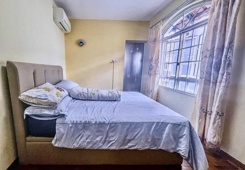 Yong Seng Estate, Jalan Senang, 6 Bedrooms, 3,500 sqft, Terraced House For Sale, by Tham Mei See, 500177285 - Bedroom - PropertyGuru.com.sg