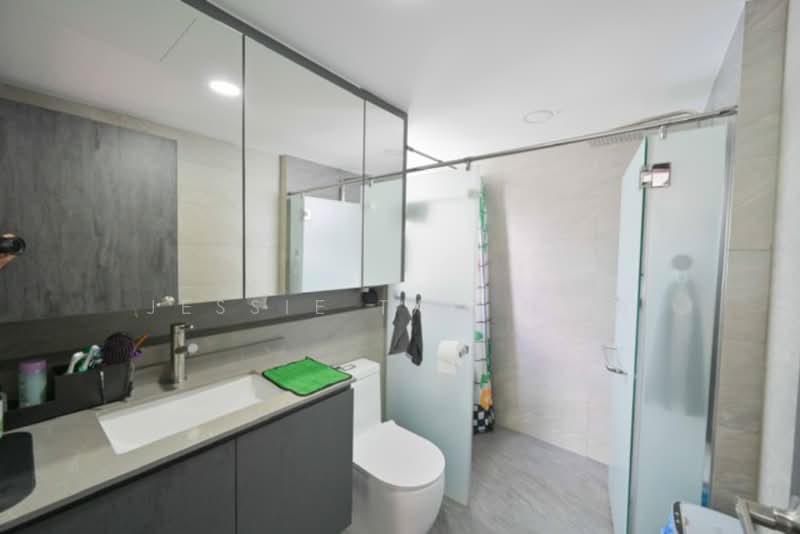 The Esparis, 7 Pasir Ris Drive 4, 4 Bedrooms, 1,292 sqft, Condominium For Sale, by Jessie Tan 陈佩英, 500177302 - Bathroom - PropertyGuru.com.sg