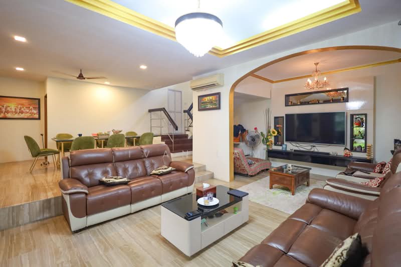Detached House Near Nex Shopping Mall, , 4 Bedrooms, 3,800 sqft, Detached House For Sale, by Ivan Lam, 500177307 - Living Room - PropertyGuru.com.sg