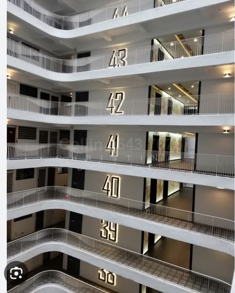 International Plaza, 10 Anson Road, 3 Bedrooms, 1,496 sqft, Apartment For Sale, by Christina Goh EL, 500177330 - Corridor - PropertyGuru.com.sg