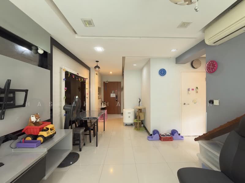 414B Fernvale Link, 414B Fernvale Link, 2 Bedrooms, 732 sqft, HDB Flat For Sale, by Hasnah Hassan Goh, 500177333 - Living Room - PropertyGuru.com.sg